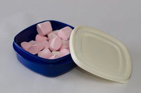 Cutting Edge Snap Tight Food Storage, 1500 &amp; 2000ml, Set of 4, Electric Blue N3