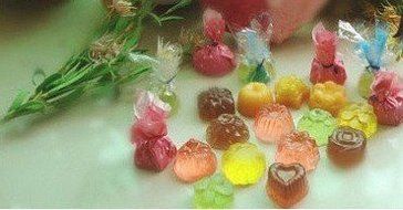 DGI MART Kitchen Party Use 12 Cavities Flowers Shape Chocolate Sugar Ice Cake Silicone Mini Cube Craft Fondant... N5