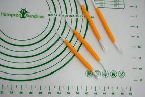 LARGE 16 inch x 24 inch NON-SLIP SILICONE pastry/baking mat with MEASUREMENT CHARTS and FONDANT TOOLS. Use to... N7