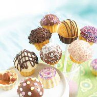 16.25" L x 9.75" W x 2.25" H Mastrad 8-Piece Cupcake Pops Kit N4