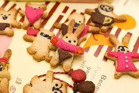 Astra shop Newest 14PCS Fashion Bunny &amp; Bear shape Fondant Cookie Cutters Set - 4pcs Body with 10pc emoji stamps N4