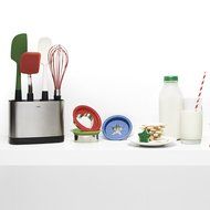 OXO Good Grips 3 Piece Basic Nesting Cookie Cutter Set (Includes: Biscuit Cutter, Star and Heart shapes) N7