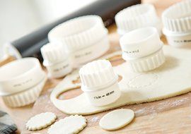 Fox Run Double Sided Crinkled Cookie Cutter Set, 7-Piece N2