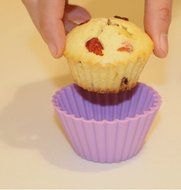 HSE 6pcs Silicone baking mold Muffin cups thick round lace pudding cake with a microwave oven (purple) N3
