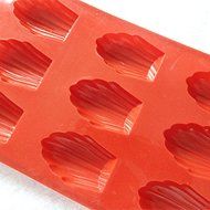 9 Hole Shell-shaped Silicone Cake Mold Pan 11.5"x6.8"x0.6" Color At Random N2