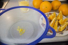 Top Quality Round Mesh Metal 10&quot; Strainer - Strains Unwanted Pulp, Seeds, Also Rinse Vegetables, Strain Soups,... N3