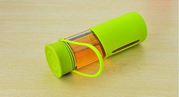 XDOBO 22Oz Pure BPA-Free Glass Water Bottle With Lid (black) N4