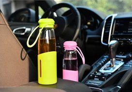 XDOBO 22Oz Pure BPA-Free Glass Water Bottle With Lid (black) N5