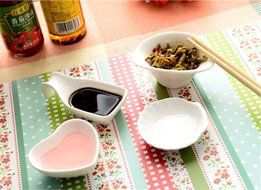 Elufly White Porcelain Mini Heart Dish 3&#039;&#039; Set of 2-8 (4) N3