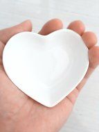 Elufly White Porcelain Mini Heart Dish 3&#039;&#039; Set of 2-8 (4) N7