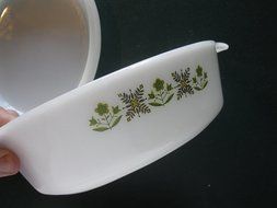 Vintage Anchor Hocking Fire King Milk Glass Casserole Covered Oval 1 1/2 Qt in Meadow Green N2