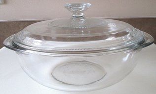 Pyrex 2 Qt Clear Glass Covered Casserole with Knob Lid