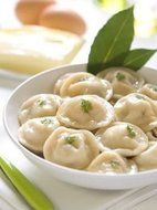 2 Ravioli Maker Meat Dumplin Pelmeni Mold New N2