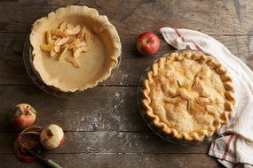 Pyrex Watercolor Collection Easy Grab Pie Plate - 2 Pack, , Blue Lagoon N5