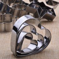 Sell4Style Kids Sandwich Cutter Set of 4 - Sandwich and Bread Crust Cutters in 4 Cute Shapes N11
