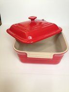 Le Creuset Stoneware 3-quart Covered Square Casserole, Cherry 15-08 N2