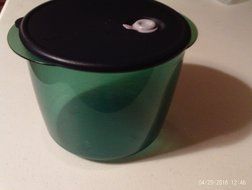 Tupperware 3 1/2 qt. Vent N Serve Round Base Mega Deep Sheer Green with Indigo Seal and Gray Vent