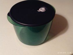 Tupperware 3 1/2 qt. Vent N Serve Round Base Mega Deep Sheer Green with Indigo Seal and Gray Vent N2