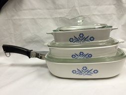 Set of Three Corning Ware Blue Cornflower Baking Dishes with Lids and Handle (7 Pieces) N2
