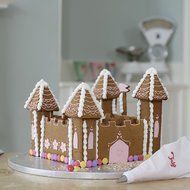 Originals 6 Piece Castle Cutter Set with Icing Bag and Nozzles