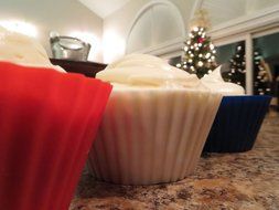 Set of 12 Premium Silicone Baking Cups Reusable Muffin Molds Cupcake Liners N5