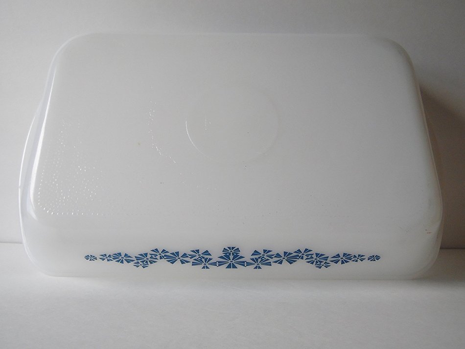 Glasbake 263 Yellow Daisy 2 1/2 Quart Milkwhite Oblong Casserole Ovenware Glass Dish N2
