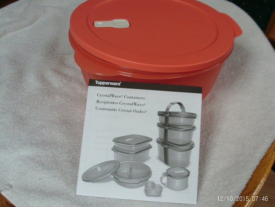 Tupperware Crystalwave 4qt Microwaveable dish Coral Crush with Sugar Vent N3
