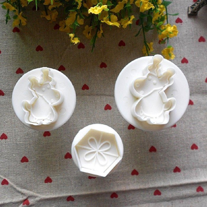 DUFUSTORE Fondant Cake Bread Cookie Decorating Sugarcraft Plunger Cutter Tool Mold Deer N6