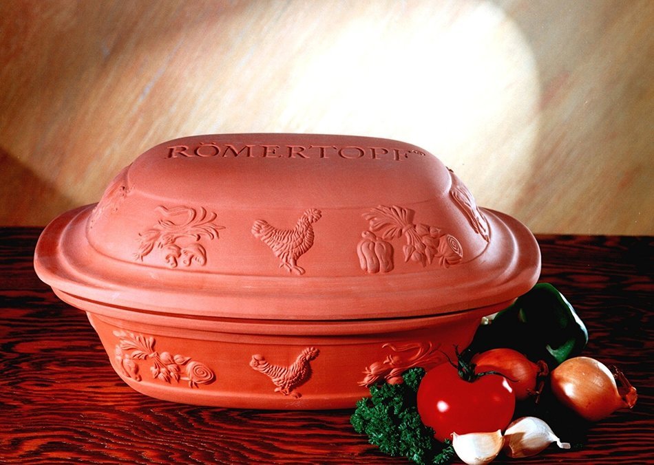 Romertopf Embossed 17 Pound Clay Baker N3
