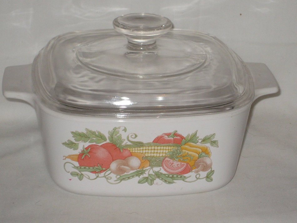 Vintage 1994-96 Corning Golden Harvest Fruit Pattern 1 1/2 Liter Casserole Baking Dish w/ Lid
