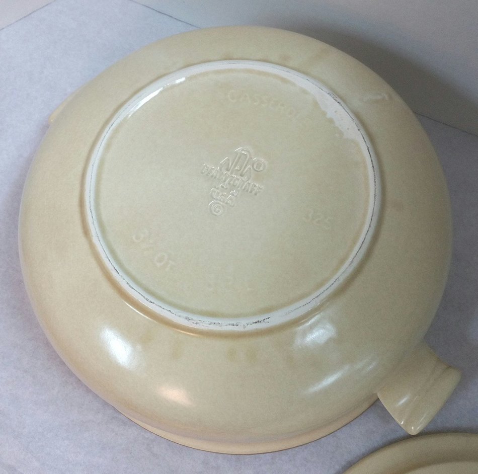 Vintage Pfaltzgraff #325 Lidded Casserole Dish, "Village" Pattern, 3.25 Quart N5