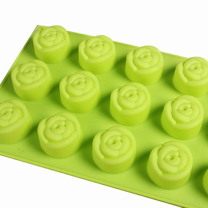 DUFUSTORE Chocolate Cake Candy Baking Silicone Bakeware Mould 15pcs Rose Flower Pattern Random Color