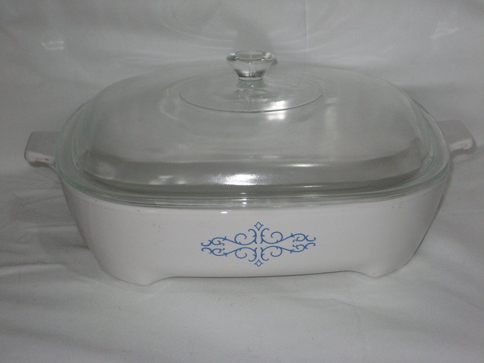 Vintage Corning Blue Scroll 9 1/2 x 9 1/2 x 2 Inch Browning Skillet Microwave / Oven Casserole Baking Dish w/...