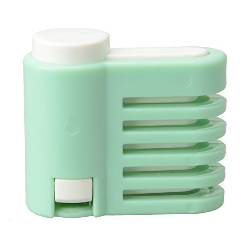 Great Value Practical Stainless Steel Spring Designed Plastic Cake Slicer without Knife Green
