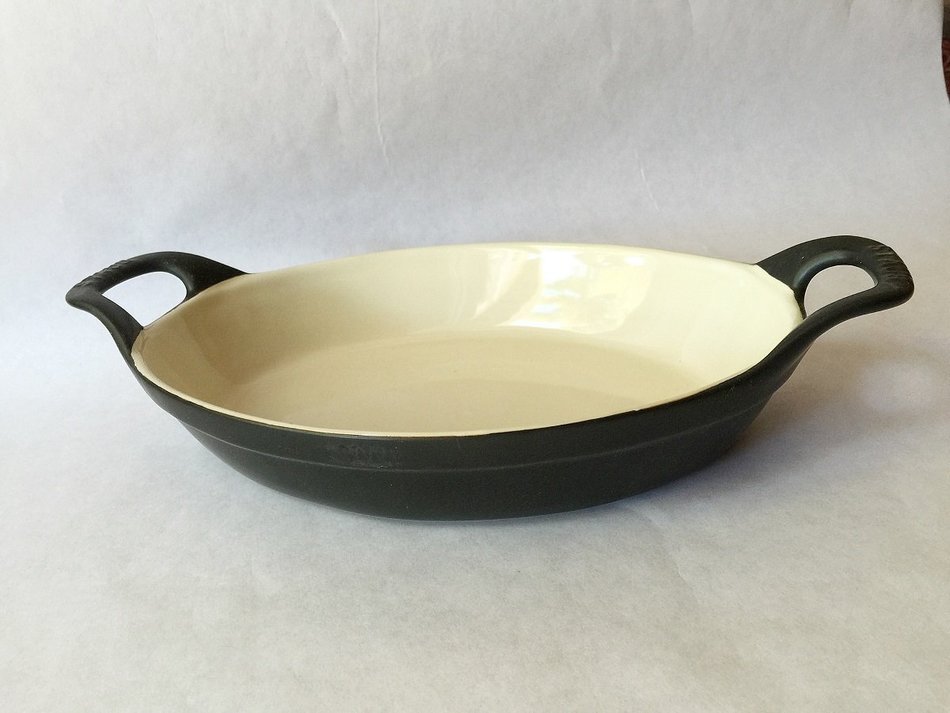 Staub Ceramic 32cm, 12.5" Oval Casserole Baking Dish, Black