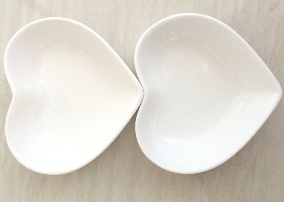 Elufly White Porcelain Mini Heart Dish 3'' Set of 2-8 (4) N9