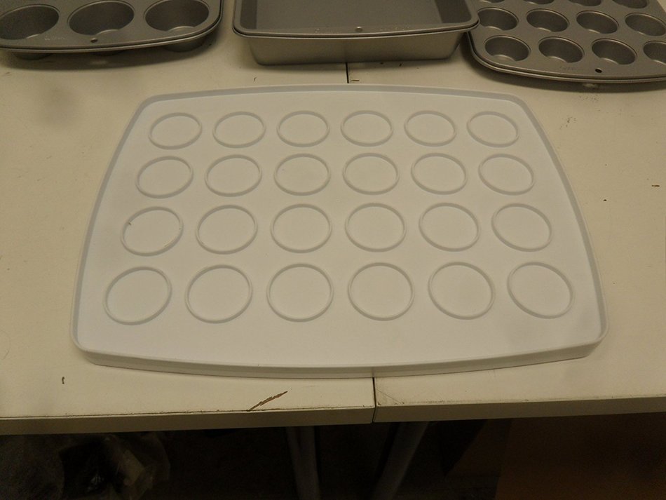 Wilton Ultimate Bake 4-Piece Mini Cupcake Cup Cake Bakeware Set OPENED N2