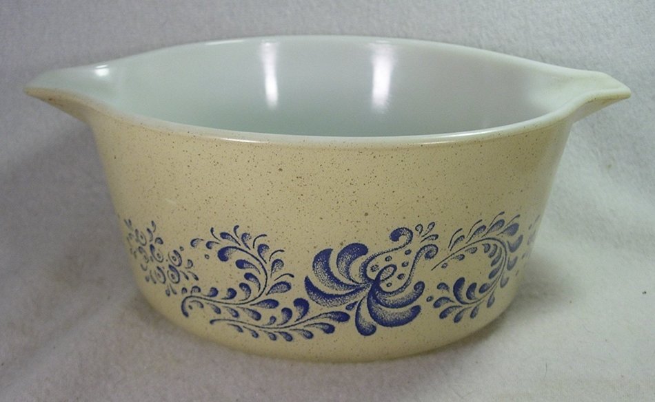 Pyrex Homestead Tan and Blue 1.5 Quart Cinderella Casserole, No Lid