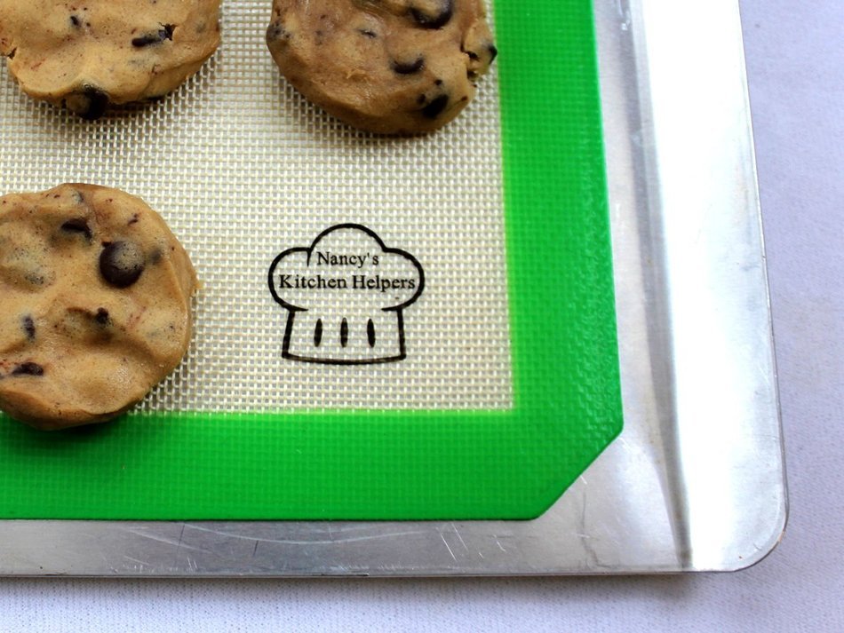 Nancy's Kitchen Helpers Silicone Baking Mat, 16 1/2 x 11 5/8 Inches, Half-Sheet, Green Border N4