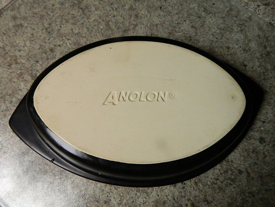 Raymond Blanc Anolon Pointed end Oval black & cream baking dish N3