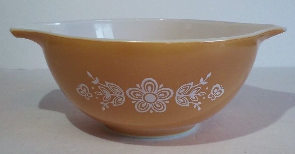 Vintage Pyrex Butterfly Gold 1.5 Quart Casserole Dish