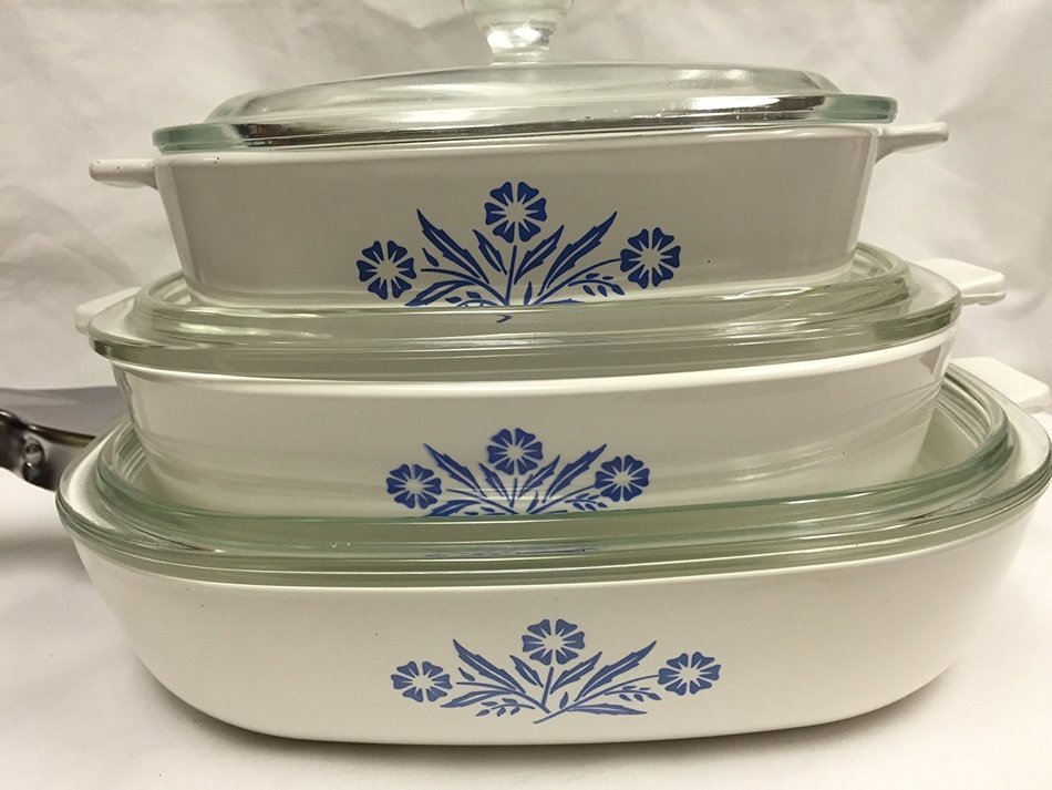 Set of Three Corning Ware Blue Cornflower Baking Dishes with Lids and Handle (7 Pieces)