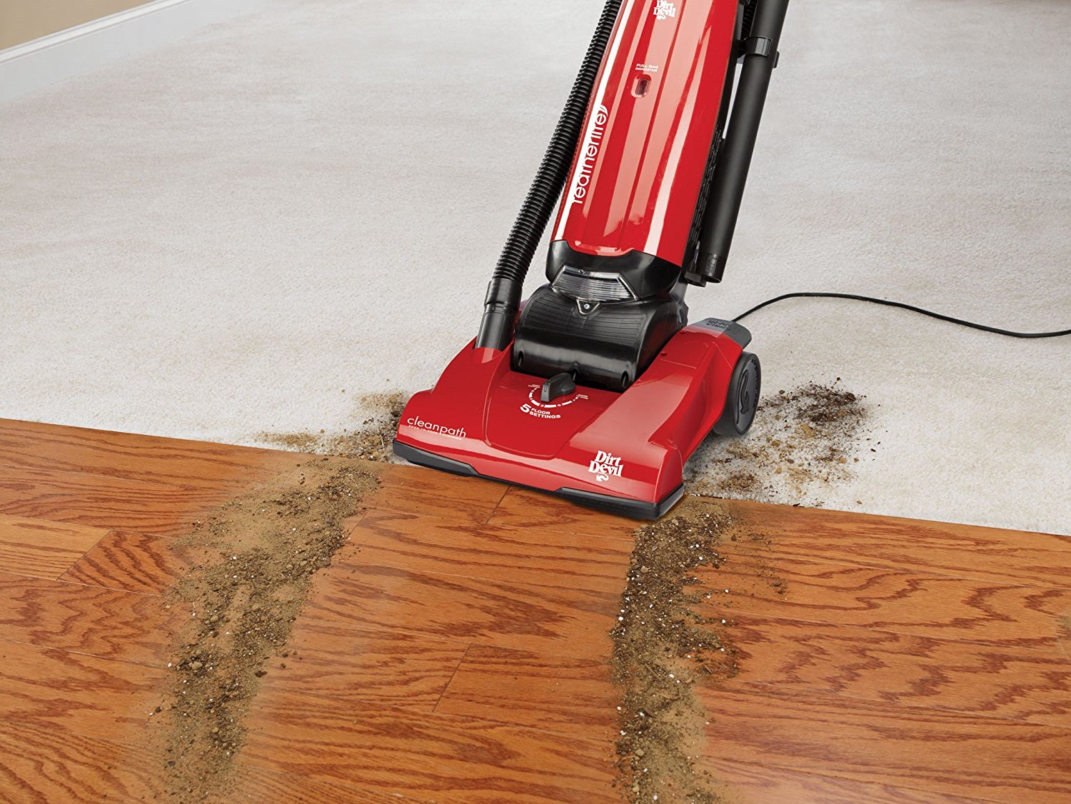 Dirt Devil Vacuum Cleaner Featherlite Corded Bagged Upright Vacuum ...