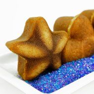 Holstein Housewares HF-09034M Star &amp; Heart Cupcake Maker - Magenta N4