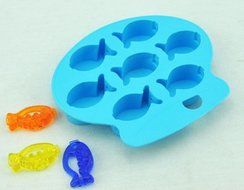 DGI MART Party Supplies 7-cavity Cute Lovely Lovely Fish Shaped Ice Cake Chocolate Sugar Decorating Silicone Mini... N3