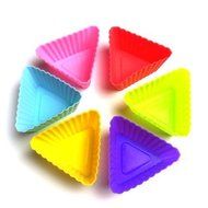 Cyqun(TM) 12 Pcs Diy Baking Silicone Triangle Shape Cake Molds (Random Color)