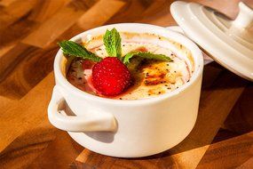 Wildly Delicious Petite Maison Set of 4 Stoneware Coccote Casserole Pots in Cream N2