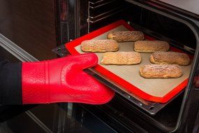 Silicone Oven Mitt &amp; Baking Mat, Heat Resistant Kitchen Gloves and Baking Mat for Cooking, Baking, Barbeque, Grilling N3