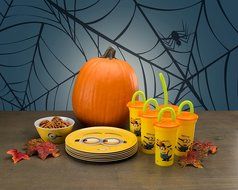Zak Designs Fun Sip Tumbler with Lid and Flexi-Straw featuring Halloween Minions, Break-resistant and BPA-free... N2