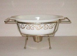 Vintage 1960&#039;s Pyrex Oval Casserole Baking Dish w/Lid - Early American Americana - 1 1/2 Quart #043 N2